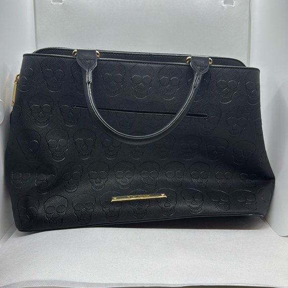 Betsey Johnson Skull Purse - Picture 1 of 4